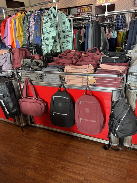 雲林麥寮行李箱特賣會,工廠直營廠拍990元起,胖胖箱、前開式行李箱、後背包 26 雲林麥寮行李箱特賣會,工廠直營廠拍990元起,胖胖箱、前開式行李箱、後背包