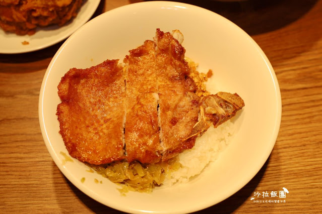 淡水美食黑店排骨飯『黑殿飯店』1971年創立淡水老店 20 淡水美食黑店排骨飯『黑殿飯店』1971年創立淡水老店