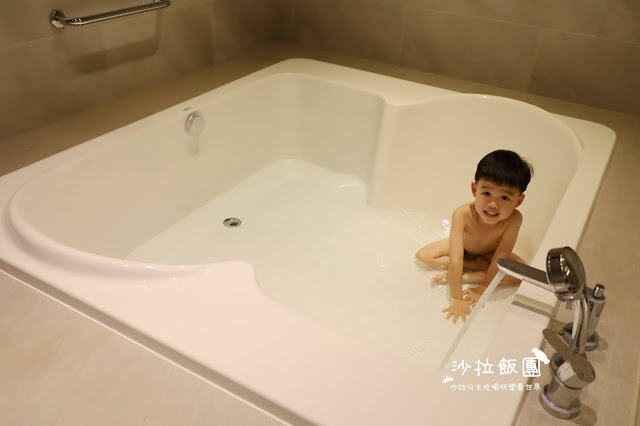 2500坪超狂親子民宿『親水89饗樂民宿』餵浣熊.溜羊.餵魚.餵兔子/大型磨石子溜滑梯/特斯拉充電站/有電梯 42 2500坪超狂親子民宿『親水89饗樂民宿』餵浣熊.溜羊.餵魚.餵兔子/大型磨石子溜滑梯/特斯拉充電站/有電梯