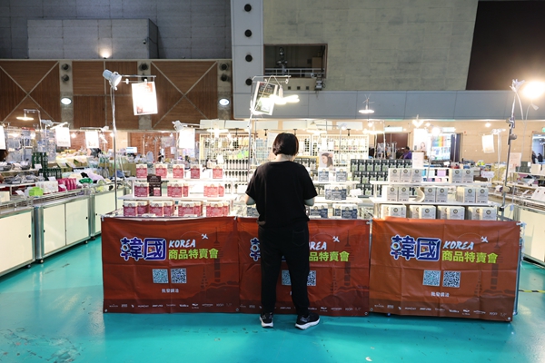 【雙北最大台灣廠拍】tokuyo按摩椅、夏普、名牌運動鞋、伊蕾服飾 159 【雙北最大台灣廠拍】tokuyo按摩椅、夏普、名牌運動鞋、伊蕾服飾