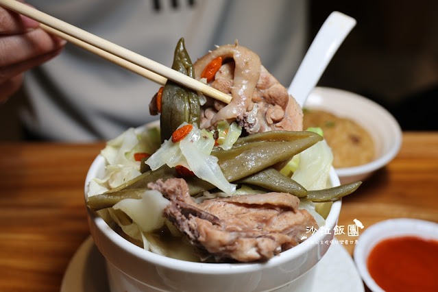 善導寺美食『雙月食品社青島店』米其林必比登推薦、養生雞湯、油飯必點 15 善導寺美食『雙月食品社青島店』米其林必比登推薦、養生雞湯、油飯必點