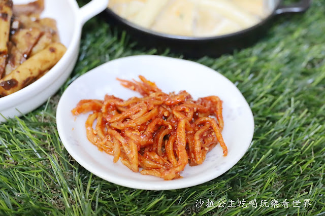 偽出國/韓國街邊美食在家吃『韓國紅雪蟹蟹膏.辣炒年糕.各式韓式小菜』家樂福韓國週 17 偽出國/韓國街邊美食在家吃『韓國紅雪蟹蟹膏.辣炒年糕.各式韓式小菜』家樂福韓國週