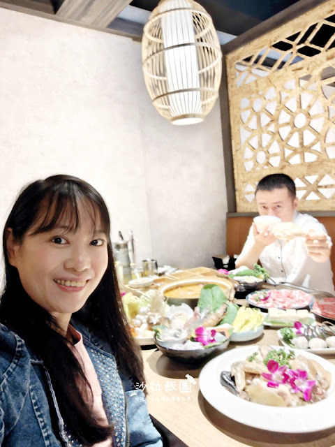 台北最強雞湯火鍋推薦『星曜雞湯』頂級人蔘全雞竹笙雞湯火鍋 57 台北最強雞湯火鍋推薦『星曜雞湯』頂級人蔘全雞竹笙雞湯火鍋