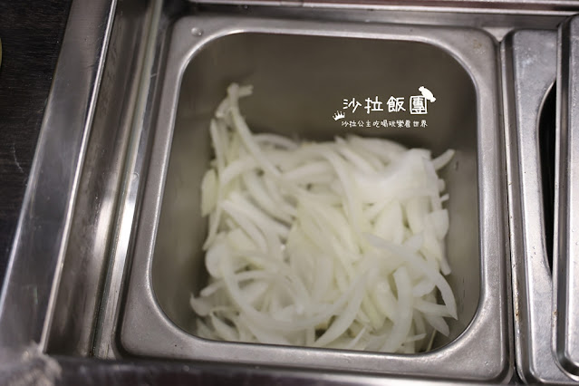 台南燒肉一個人也可以吃『花燒肉個人燒肉』小菜、飲料、湯品、冰淇淋無限供應