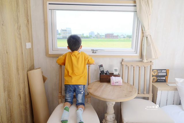 宜蘭恐龍民宿『哥德白色城堡』房間就有大恐龍迎接、露營車 77 宜蘭恐龍民宿『哥德白色城堡』房間就有大恐龍迎接、露營車