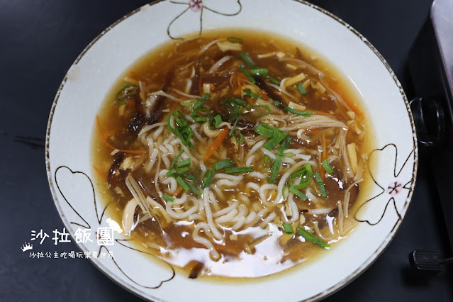 高雄左營美食『金東北私房菜』捲餅、酸白菜鍋、酸菜魚,道地東北瀋陽口味 15 高雄左營美食『金東北私房菜』捲餅、酸白菜鍋、酸菜魚,道地東北瀋陽口味