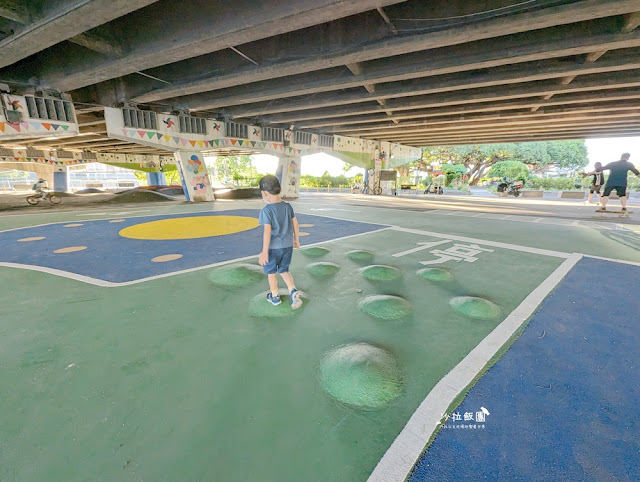 士林全新兒童自行車練習場、沙坑、攀爬網 16 士林全新兒童自行車練習場、沙坑、攀爬網