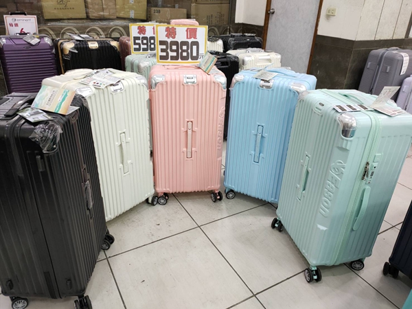 雲林麥寮行李箱特賣會,工廠直營廠拍990元起,胖胖箱、前開式行李箱、後背包 10 雲林麥寮行李箱特賣會,工廠直營廠拍990元起,胖胖箱、前開式行李箱、後背包