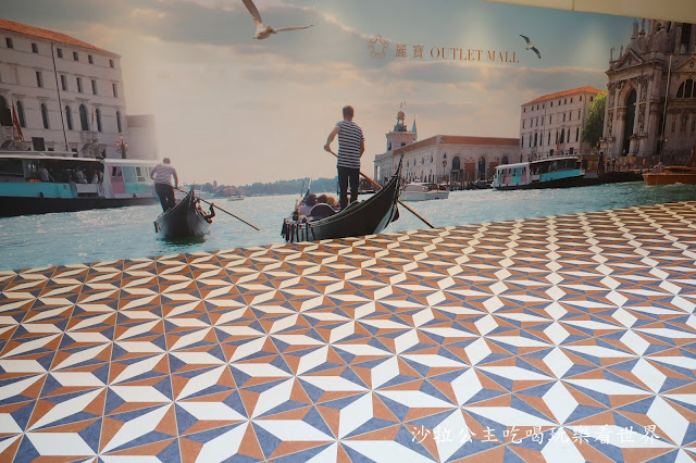 台中景點『麗寶Outlet Mall』打造"小義大利"/全台首間"歐式鐘樓"星巴克鐘樓門市/木育森林 5 台中景點『麗寶Outlet Mall』打造"小義大利"/全台首間"歐式鐘樓"星巴克鐘樓門市/木育森林