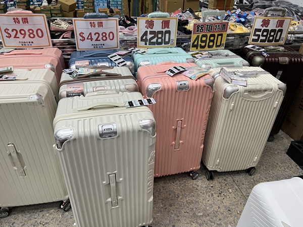 高雄鳳山行李箱特賣會,工廠直營廠拍,行李箱990元起,把握時間 8 高雄鳳山行李箱特賣會,工廠直營廠拍,行李箱990元起,把握時間