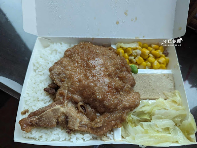 高CP值便當內用飲料、滷肉飯吃到飽『食來運轉』外帶免費加飯附700C.C飲料 21 高CP值便當內用飲料、滷肉飯吃到飽『食來運轉』外帶免費加飯附700C.C飲料