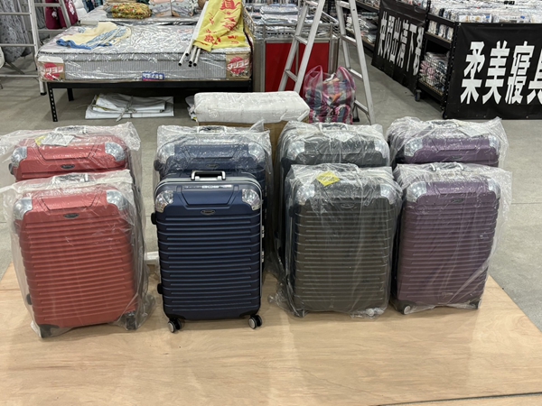 雲林麥寮行李箱特賣會,工廠直營廠拍990元起,胖胖箱、前開式行李箱、後背包 16 雲林麥寮行李箱特賣會,工廠直營廠拍990元起,胖胖箱、前開式行李箱、後背包