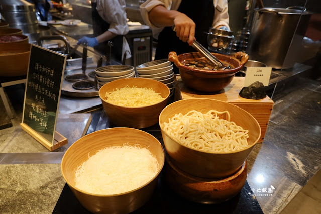 全台最高吃到飽『50樓Café』新北耶誕城夜景盡收眼底 95 全台最高吃到飽『50樓Café』新北耶誕城夜景盡收眼底