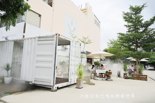 新竹高鐵站旁貨櫃咖啡廳『COCA COFFEE 渴口手沖咖啡』有插座.無低消還能拍網美照 2 新竹高鐵站旁貨櫃咖啡廳『COCA COFFEE 渴口手沖咖啡』有插座.無低消還能拍網美照