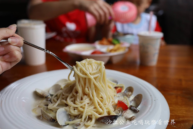 宜蘭礁溪景點『水鹿咖啡親子餐廳』迷你馬.水鹿.沙坑.小火車.賽車場.菜單 66 宜蘭礁溪景點『水鹿咖啡親子餐廳』迷你馬.水鹿.沙坑.小火車.賽車場.菜單