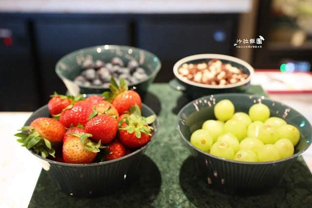 台北最難訂吃到飽島語自助餐廳,晚餐爽吃四小時,假日還送半隻龍蝦 88 台北最難訂吃到飽島語自助餐廳,晚餐爽吃四小時,假日還送半隻龍蝦