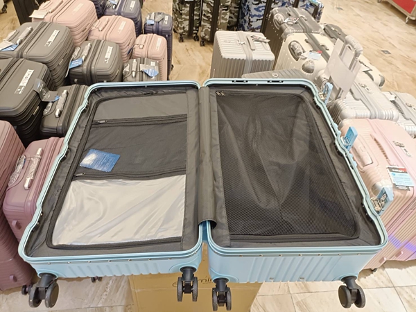 台中神岡行李箱特賣會,工廠直營廠拍,最低990元起、前開式行李箱、胖胖箱、包包 6 台中神岡行李箱特賣會,工廠直營廠拍,最低990元起、前開式行李箱、胖胖箱、包包