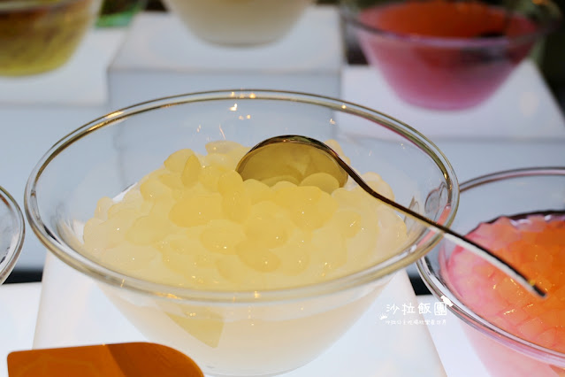 台北吃到飽『泰市場海鮮自助餐廳』天使紅蝦、甜蝦、干貝、極厚蝦餅、泰式奶茶通通吃到飽