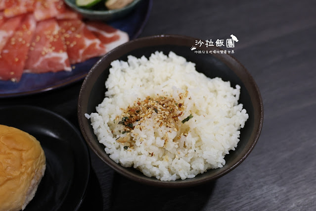 台南燒肉一個人也可以吃『花燒肉個人燒肉』小菜、飲料、湯品、冰淇淋無限供應