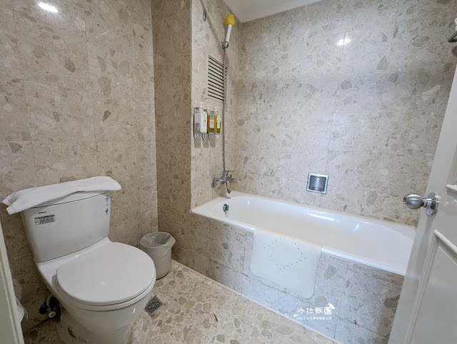 北海岸最新親子房海景第一排『群策翡翠灣溫泉飯店』在房間就可以玩