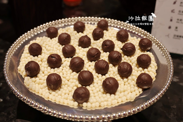 台北最美buffet推出平日四人同行一人免費,海味狂饗夏日海鮮季開跑了 47 台北最美buffet推出平日四人同行一人免費,海味狂饗夏日海鮮季開跑了