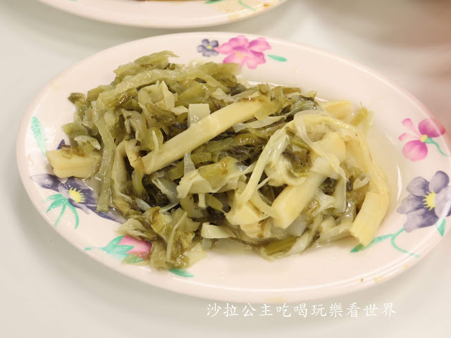 三重美食/小吃『五燈獎豬腳魯肉飯』三重四大滷肉飯/韓國白鐘元來台推薦小吃/辣蘿蔔無限供應 13 三重美食/小吃『五燈獎豬腳魯肉飯』三重四大滷肉飯/韓國白鐘元來台推薦小吃/辣蘿蔔無限供應