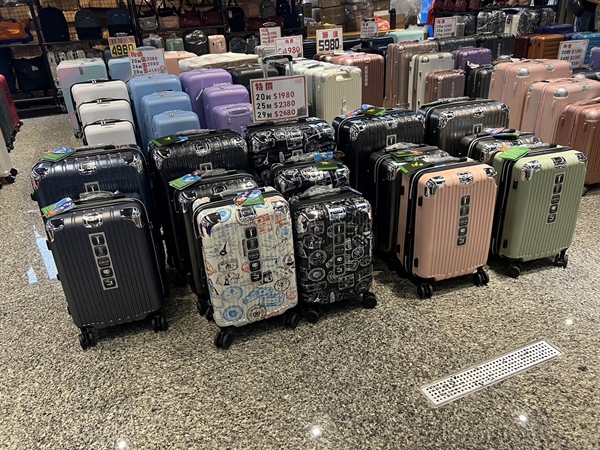 台中神岡行李箱特賣會,工廠直營廠拍,最低990元起、前開式行李箱、胖胖箱、包包 27 台中神岡行李箱特賣會,工廠直營廠拍,最低990元起、前開式行李箱、胖胖箱、包包