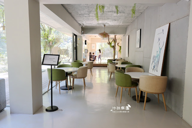 烏來景觀餐廳『瀑布3號』離瀑布最近的距離、兒童遊戲區 5 烏來景觀餐廳『瀑布3號』離瀑布最近的距離、兒童遊戲區