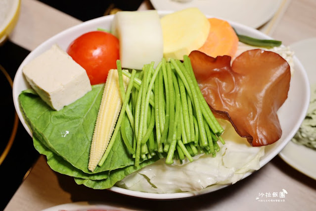 內湖人必吃火鍋『雞湯大叔(內湖店)』全雞湯為湯控而生/捷運西湖站 138 內湖人必吃火鍋『雞湯大叔(內湖店)』全雞湯為湯控而生/捷運西湖站