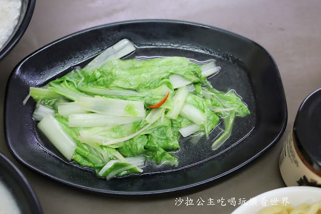 中山區美食『3元6虱目魚粥』滷肉飯老饕的口袋名單/捷運南京復興站 19 中山區美食『3元6虱目魚粥』滷肉飯老饕的口袋名單/捷運南京復興站