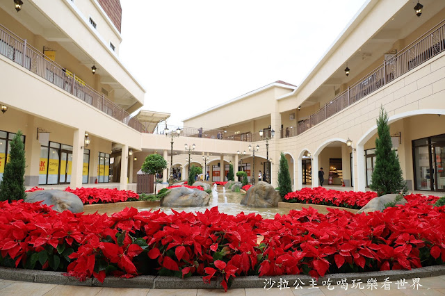 台中景點『麗寶Outlet Mall』打造"小義大利"/全台首間"歐式鐘樓"星巴克鐘樓門市/木育森林 13 台中景點『麗寶Outlet Mall』打造"小義大利"/全台首間"歐式鐘樓"星巴克鐘樓門市/木育森林