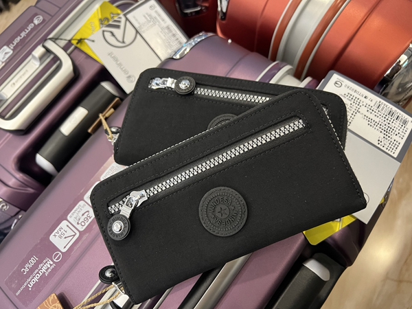 新竹湖口行李箱特賣會,工廠直營廠拍,登機箱990元起,胖胖箱、前開式行李箱、包包 31 新竹湖口行李箱特賣會,工廠直營廠拍,登機箱990元起,胖胖箱、前開式行李箱、包包