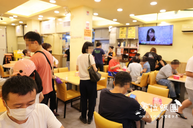 龍江路巨無霸羊肉炒麵『新東羊羊肉料理專賣店』中山宵夜，內用可續湯