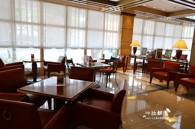 台北輕食.下午茶『歐華酒店-歐麗蛋糕坊』巨無霸紅麴雞腿堡/芒果季限定蛋糕.甜點 4 台北輕食.下午茶『歐華酒店-歐麗蛋糕坊』巨無霸紅麴雞腿堡/芒果季限定蛋糕.甜點