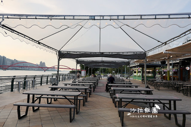 北投景點『關渡碼頭貨櫃市集』越夜越美 44 北投景點『關渡碼頭貨櫃市集』越夜越美