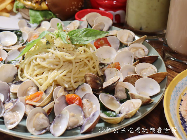 板橋美食『歐義式ALL 14 WELL』浮誇系爆炸蛤蜊麵/義式餐廳/漢堡/菜單/包場/捷運亞東醫院站 19 板橋美食『歐義式ALL 14 WELL』浮誇系爆炸蛤蜊麵/義式餐廳/漢堡/菜單/包場/捷運亞東醫院站