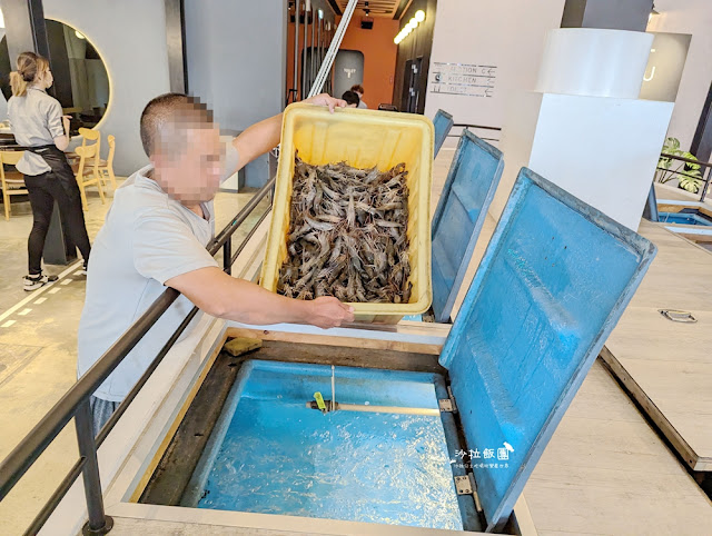 鴻龍宴台中超狂活蝦料理,大船霸氣開進餐廳 10 鴻龍宴台中超狂活蝦料理,大船霸氣開進餐廳