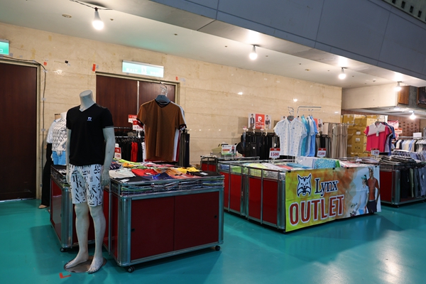 【雙北最大台灣廠拍】tokuyo按摩椅、夏普、名牌運動鞋、伊蕾服飾 177 【雙北最大台灣廠拍】tokuyo按摩椅、夏普、名牌運動鞋、伊蕾服飾