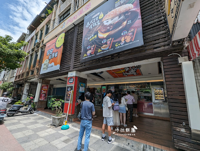 南霸天丹丹漢堡,早餐可以吃到麵線,捷運市議會(舊址)站 4 南霸天丹丹漢堡,早餐可以吃到麵線,捷運市議會(舊址)站