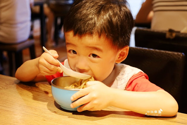 淡水美食黑店排骨飯『黑殿飯店』1971年創立淡水老店 28 淡水美食黑店排骨飯『黑殿飯店』1971年創立淡水老店