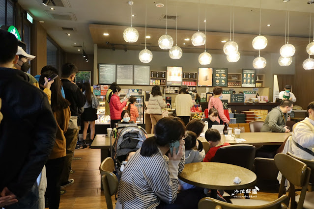 林口最美星巴克,櫻花爆開,人潮滿滿 5 林口最美星巴克,櫻花爆開,人潮滿滿