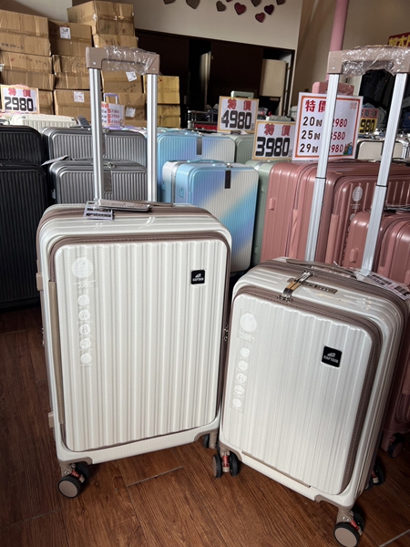 雲林虎尾行李箱廠拍,工廠直營行李箱特賣會,最低價990元起 20 雲林虎尾行李箱廠拍,工廠直營行李箱特賣會,最低價990元起