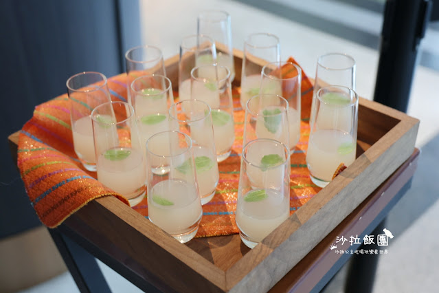 台北吃到飽『泰市場海鮮自助餐廳』天使紅蝦、甜蝦、干貝、極厚蝦餅、泰式奶茶通通吃到飽