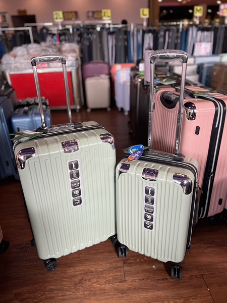 雲林虎尾行李箱廠拍,工廠直營行李箱特賣會,最低價990元起 15 雲林虎尾行李箱廠拍,工廠直營行李箱特賣會,最低價990元起