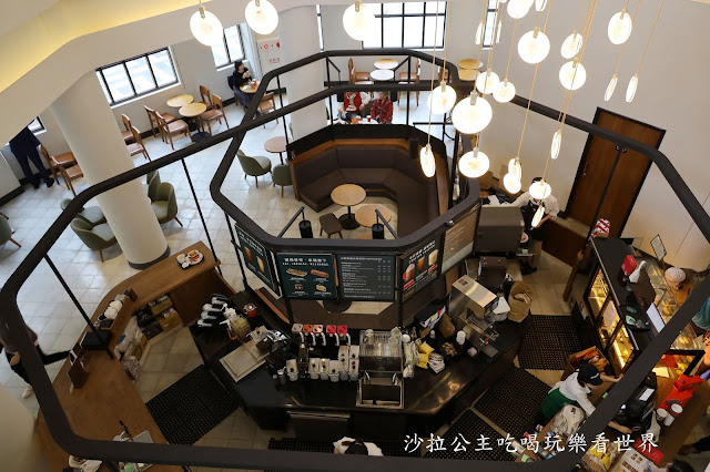 台中景點『麗寶Outlet Mall』打造"小義大利"/全台首間"歐式鐘樓"星巴克鐘樓門市/木育森林 28 台中景點『麗寶Outlet Mall』打造"小義大利"/全台首間"歐式鐘樓"星巴克鐘樓門市/木育森林