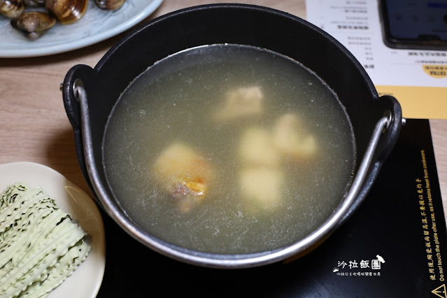 內湖人必吃火鍋『雞湯大叔(內湖店)』全雞湯為湯控而生/捷運西湖站 132 內湖人必吃火鍋『雞湯大叔(內湖店)』全雞湯為湯控而生/捷運西湖站