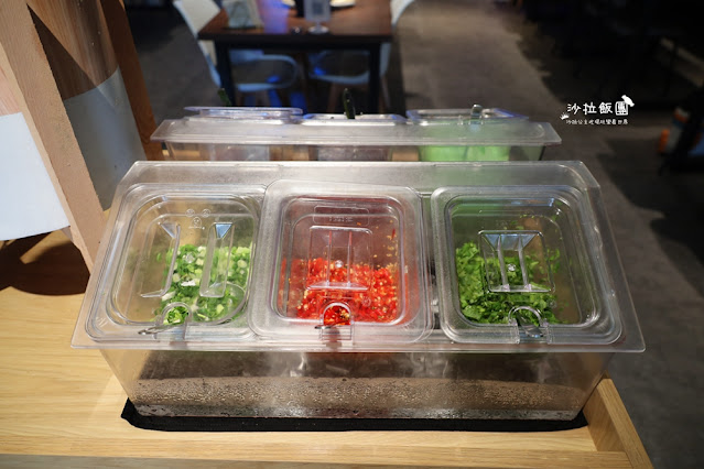 逢甲浮誇系美食必點101海鮮塔『8德司創意餐館逢甲店』宵夜也可以吃到 12 逢甲浮誇系美食必點101海鮮塔『8德司創意餐館逢甲店』宵夜也可以吃到