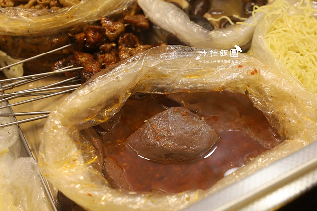 三和夜市美食『小楊脆腸』超涮嘴、台北橋捷運站