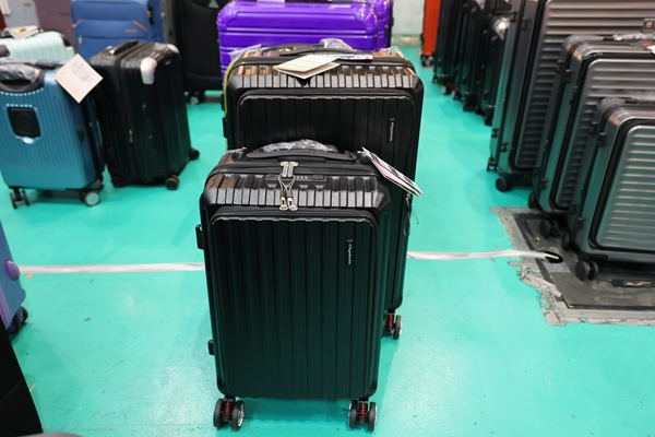 【雙北最大台灣廠拍】tokuyo按摩椅、夏普、名牌運動鞋、伊蕾服飾 155 【雙北最大台灣廠拍】tokuyo按摩椅、夏普、名牌運動鞋、伊蕾服飾