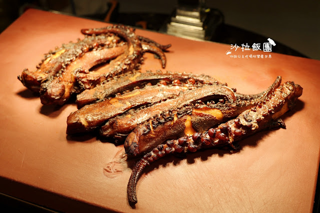 台北最美buffet推出平日四人同行一人免費,海味狂饗夏日海鮮季開跑了 27 台北最美buffet推出平日四人同行一人免費,海味狂饗夏日海鮮季開跑了